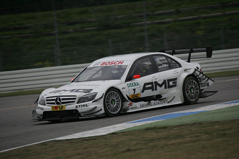 Mercedes Benz køreren Paul Di Resta styrede uden om alle problemerne, og sikrede Mercedes Benz deres tredje sejr i træk.